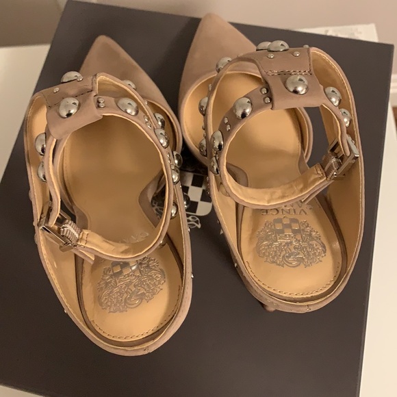 Vince Camuto suede pointy toe pumps - Picture 3 of 4